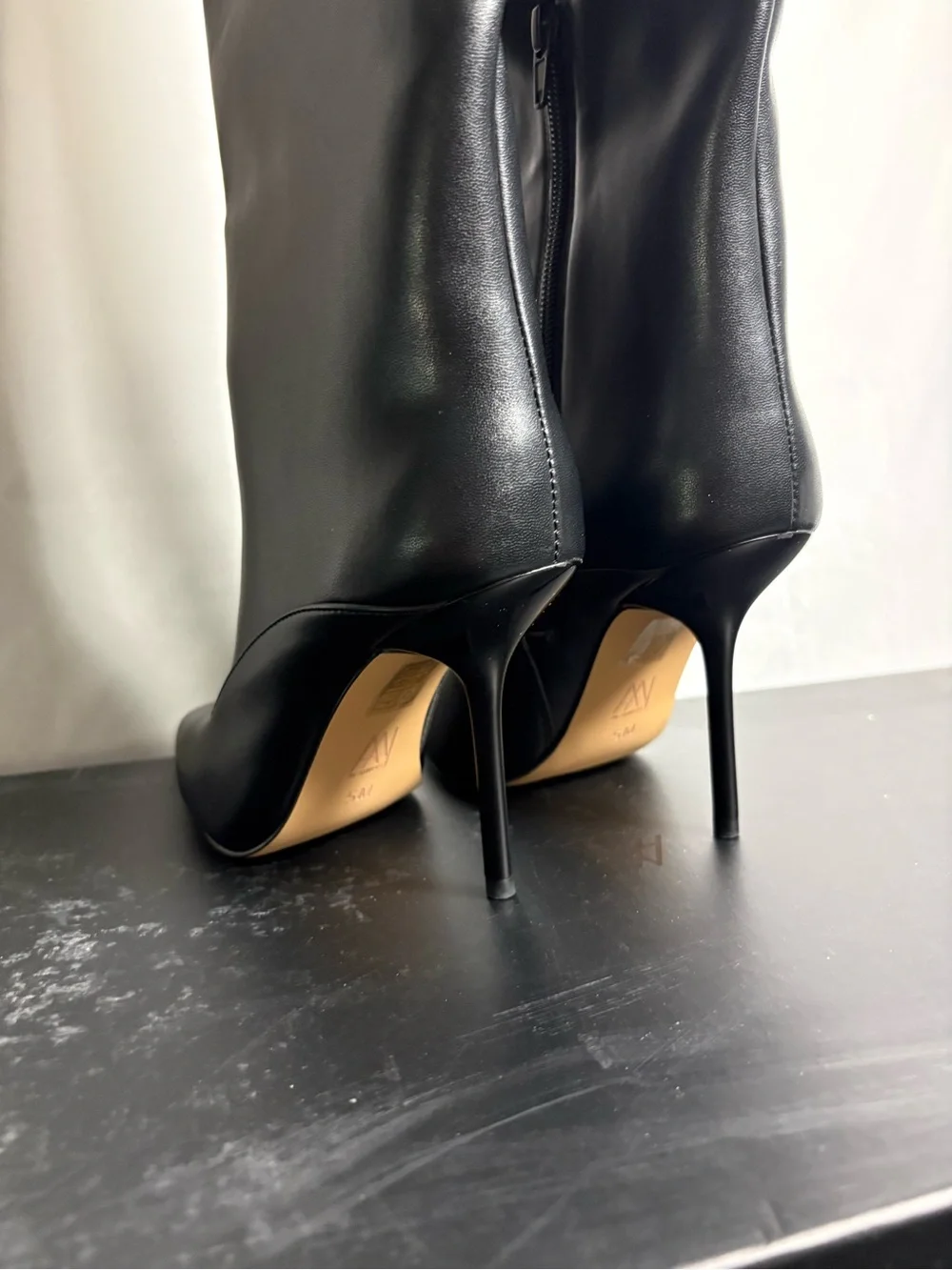 New AAJ By AMINAH Knee-High Pointed Toe Stiletto Boots SIZE 5 M
